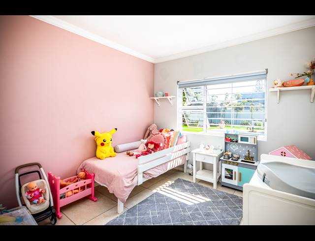 4 BEDROOM FREESTANDING TO LET IN TABLE VIEW